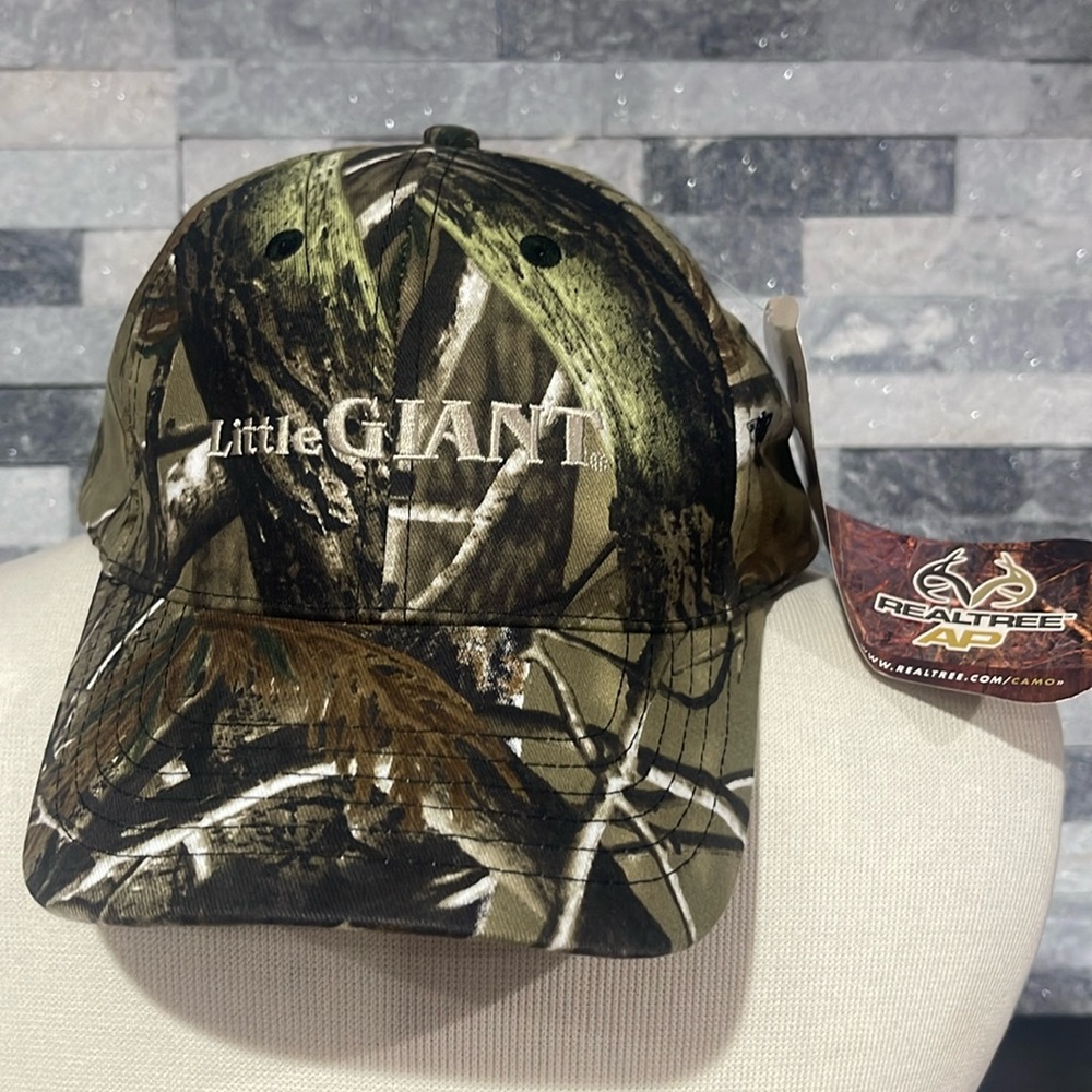 Little Giant  Realtree Camo Hook Loop Adjustable Closure Hat/Cap K-Products